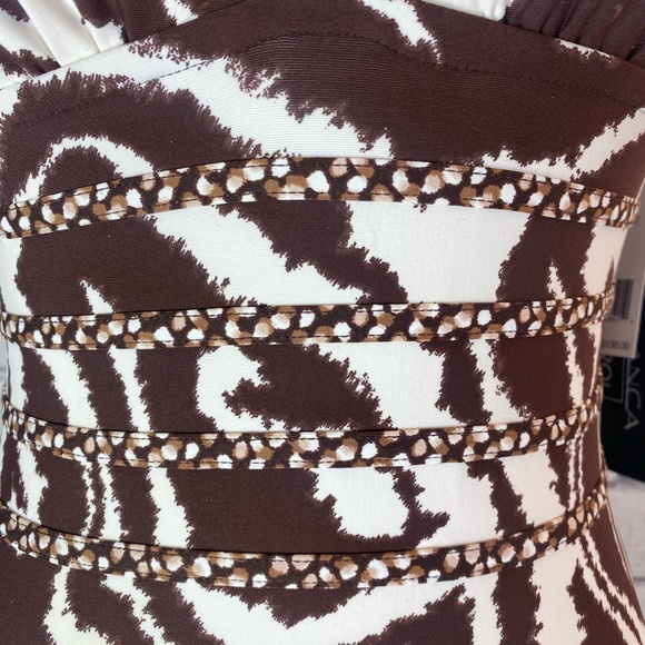 La Blanca Animal Print One Piece Swim Suit White & Brown Size 4 NWT Zebra Print - Picture 3 of 12